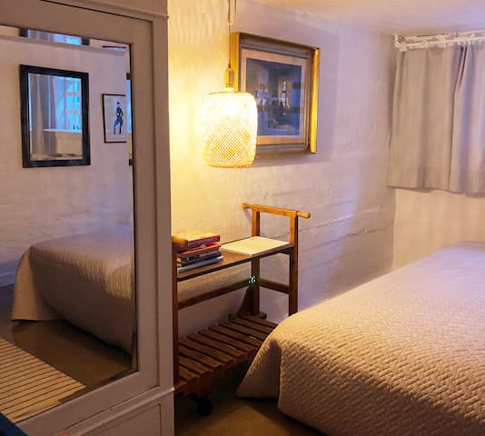 Perfectly Located Charming Villa gallery image 3