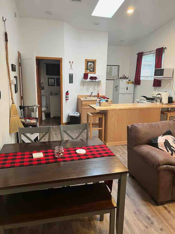 Top 10 Airbnb Vacation Rentals Near North Cascades National Park, USA