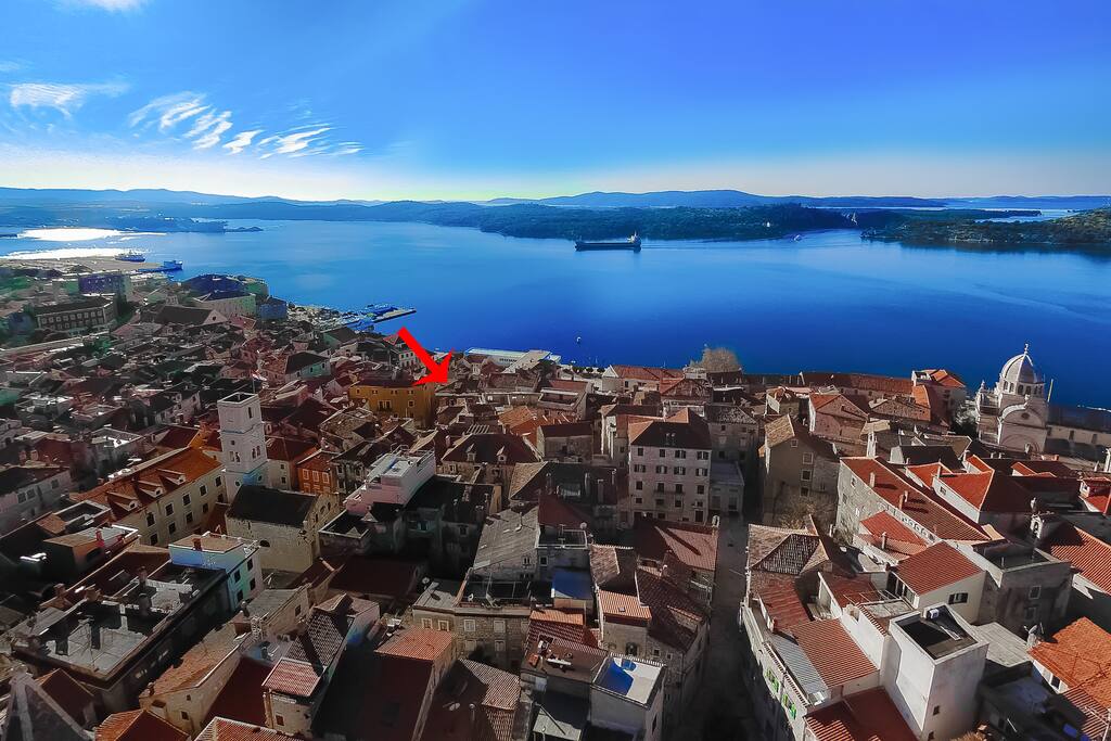 The apartment is situated in the historical city centre, a mere 50 meters from the sea.