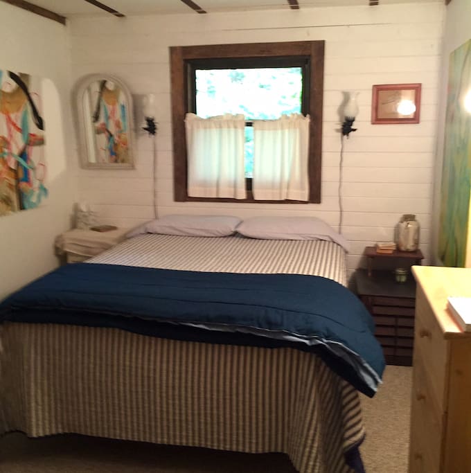 Queen bedroom