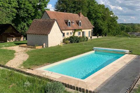 Property 3 hectares with heated pool