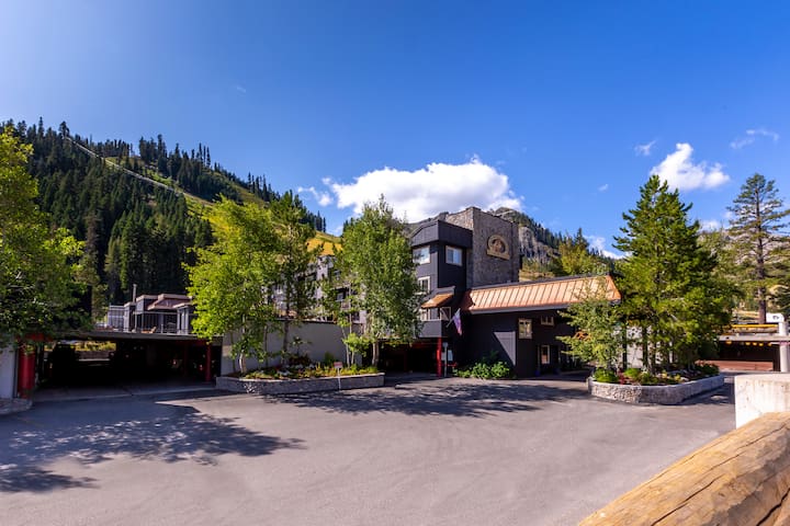 Four Seasons of Fun in Squaw Valley - 1 BR