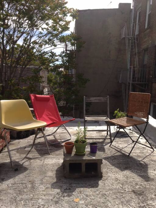 Nice little terrace!