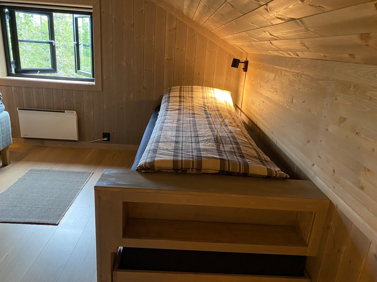 Slaapkamer 4. Ingebouwde bed van 200x90. 