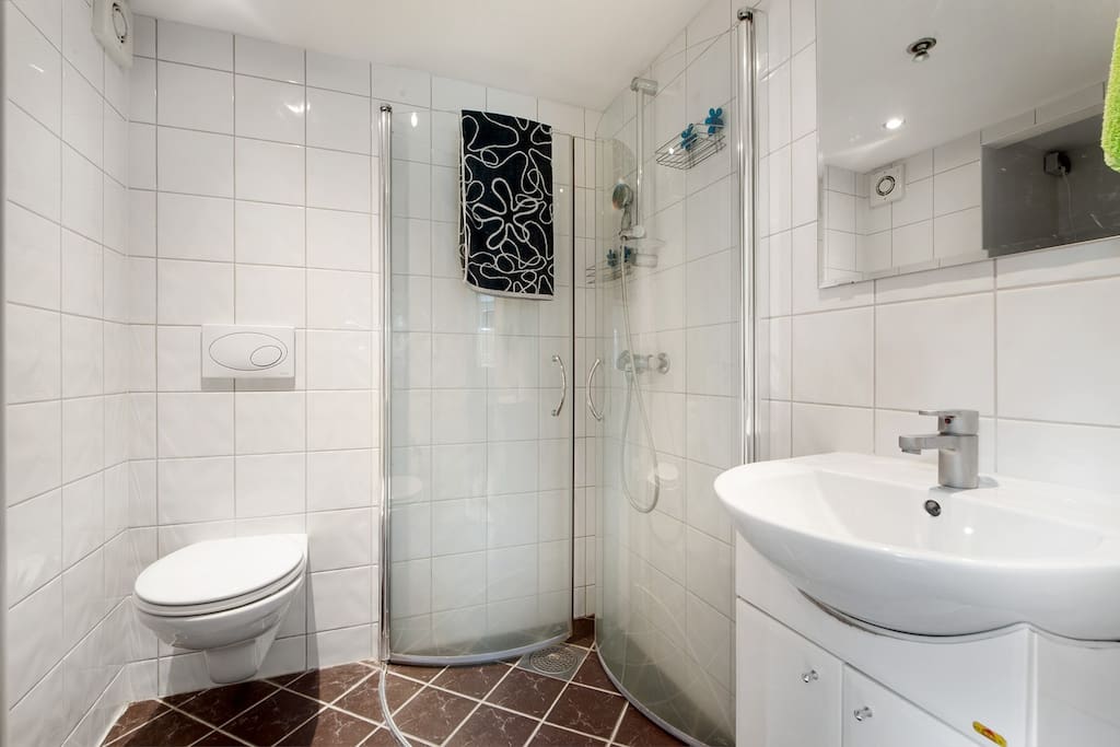 Bathroom with washingmachine.