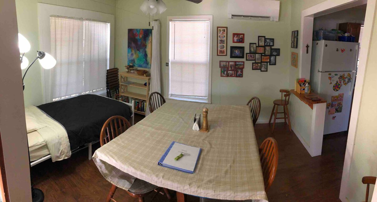 Easy-living East Austin Bungalow