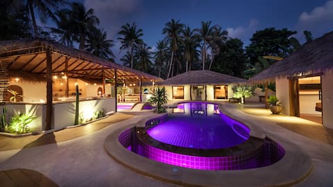 Rare listing, Three Villas with Thirteen Bedrooms
