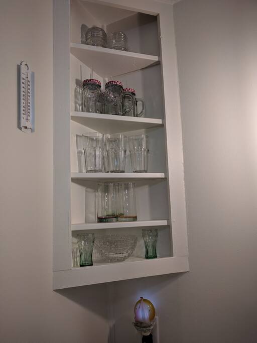 Plenty of glasses.