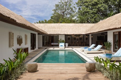 Prime 6+1 BR Villa: Perfect for Families & Groups