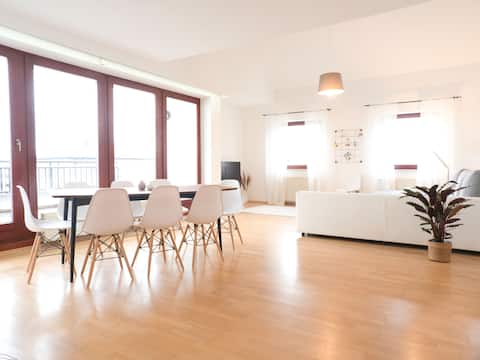 ★ NEW ★ LUXURY Frankfurt Flat