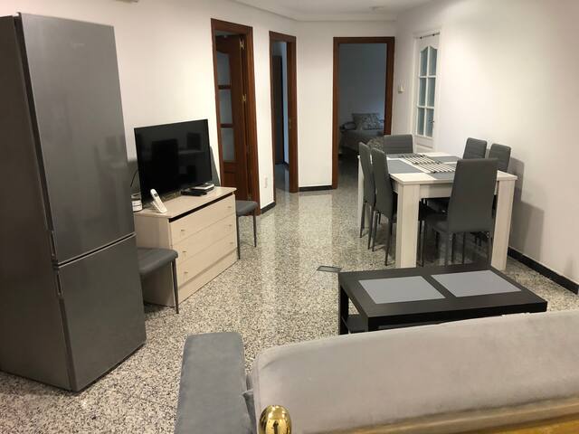 5 BR Luxury Apartment with Pool, Garden & BBQ gallery image 2