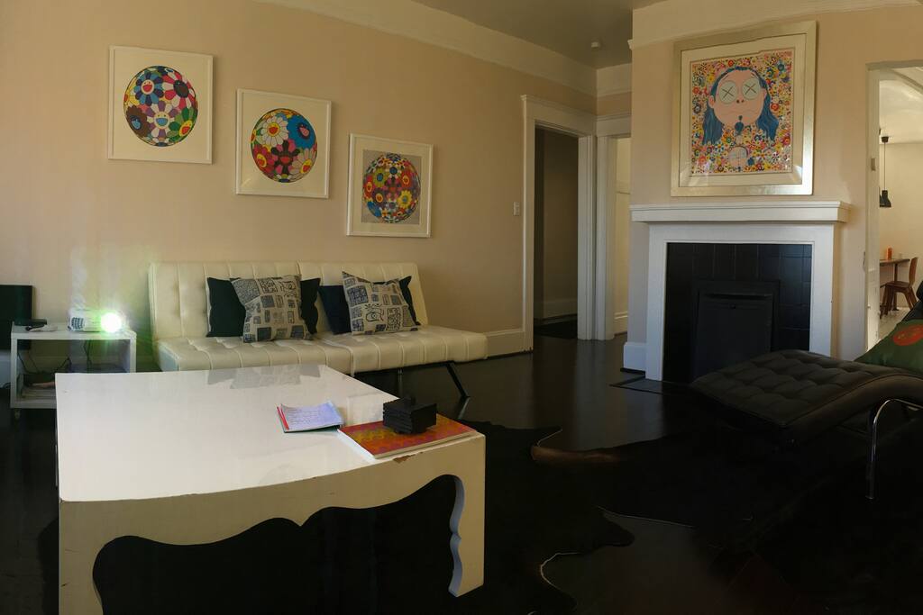 livingroom with 2nd futon bed