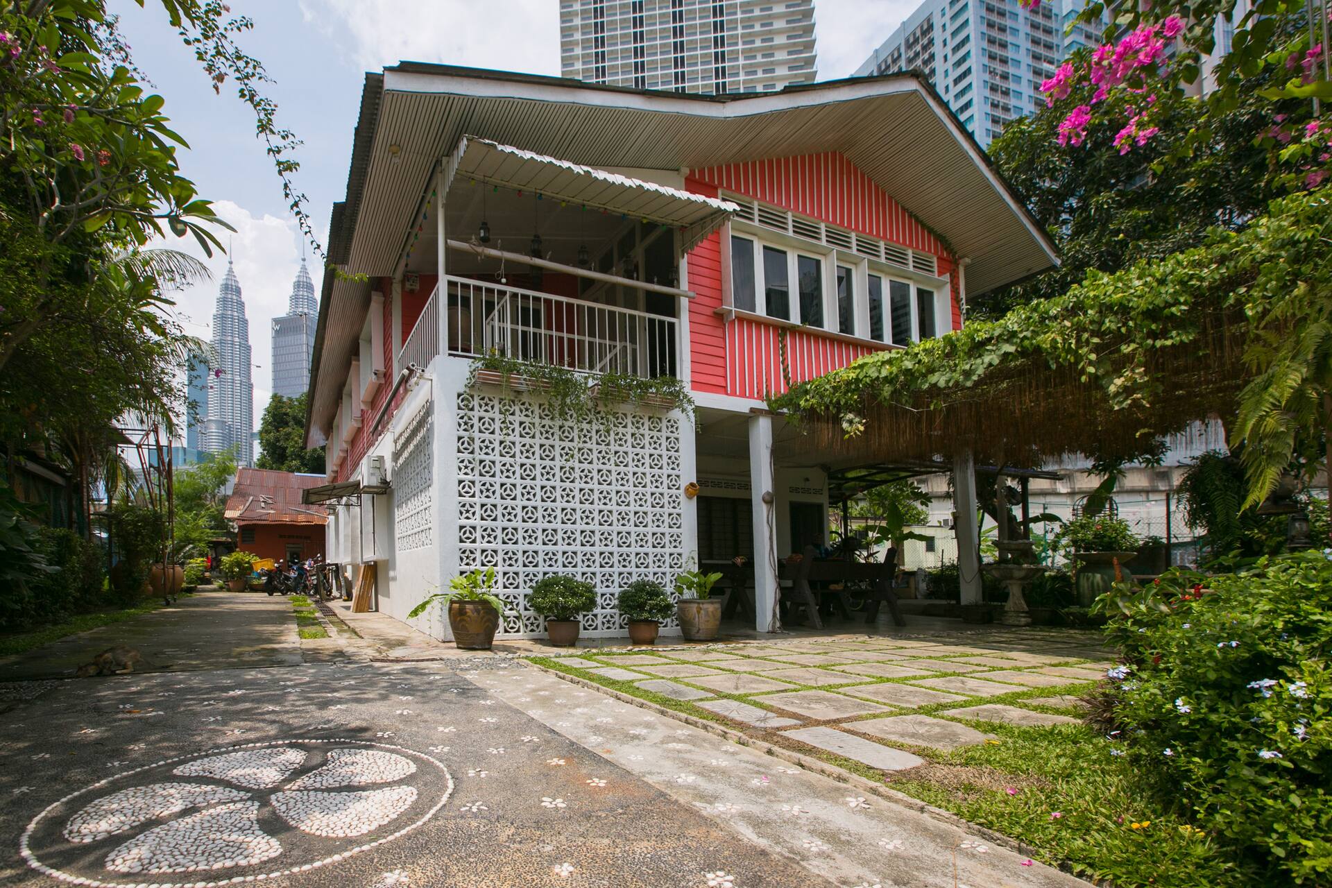 Teratak Embun, traditional Malay Home in the city