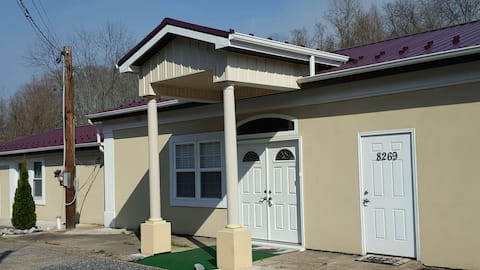 Luxury 1 bd on the creek  15 min drive to PSU/S.C.