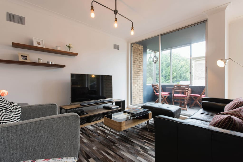 The Living area is bright and has a sets of sliding doors which both open up onto the balcony for inside/outside living.