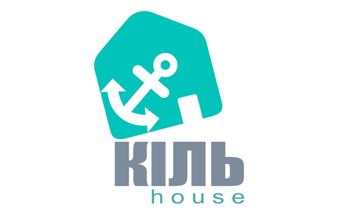 A logo design featuring a turquoise house shape with an anchor symbol and arrows, suggesting a nautical theme. The word 'Кіль' is displayed in bold gray text, with the word 'house' in a smaller, lighter font underneath, creating an inviting and modern look.