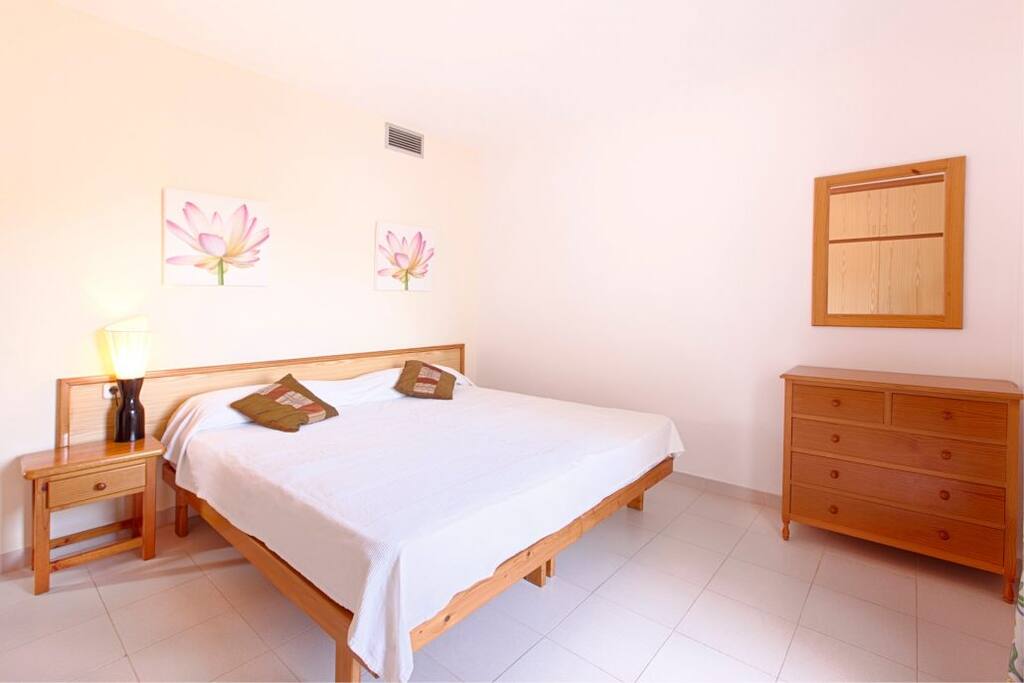 Bedroom example (4-6 guests apartment)