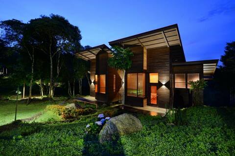 Spring Garden twin bed room, Kundasang Mt Kinabalu