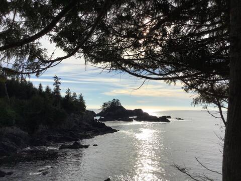 The Hydeaway A True West Coast Experience!!!