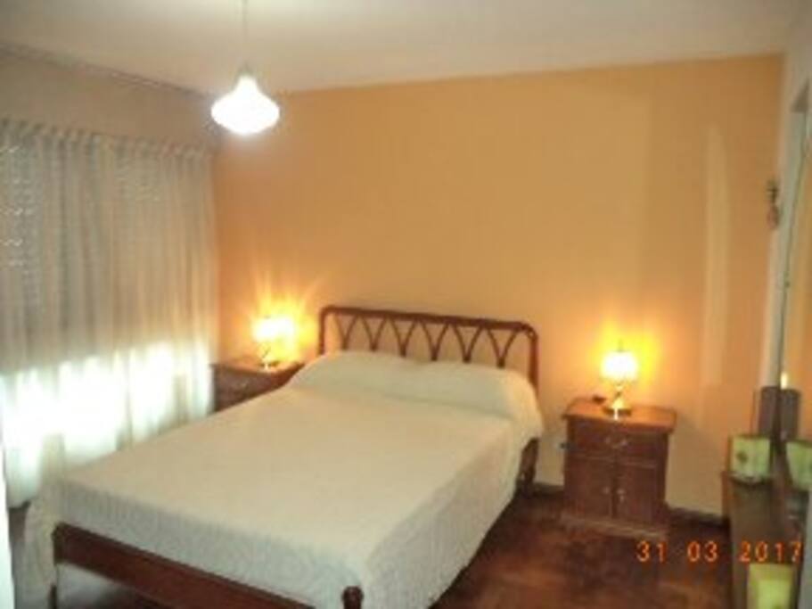 Dormitorio con cama dos plazas