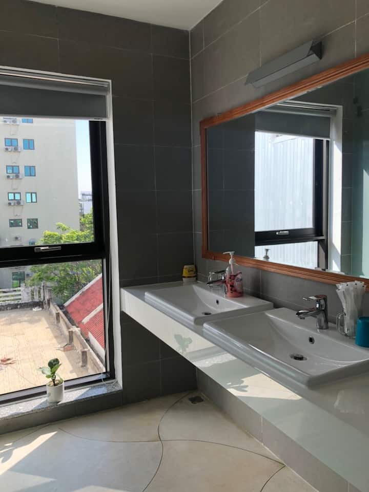 Phòng tắm đầy đủ 6