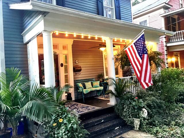 Private Bed/Bath with Historic Hospitality-5-stars