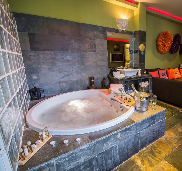 Jacuzzi