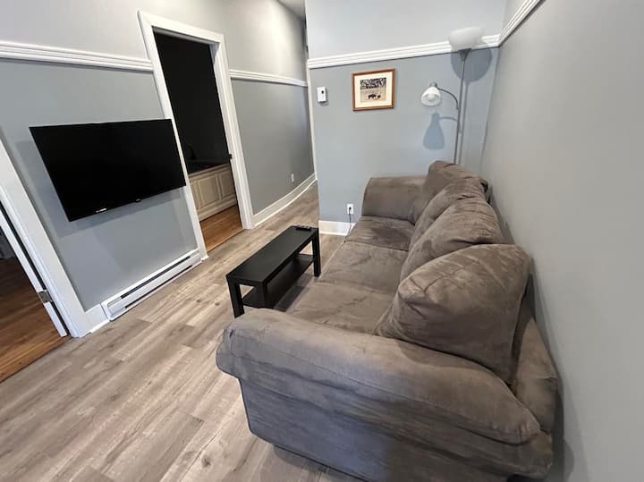 3bd, Wifi, A/c, - Main Floor - 20% Off 32 Days + - 몬트리올