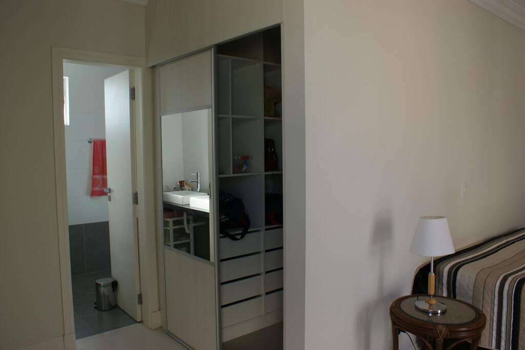 Suíte 1 - Closet
