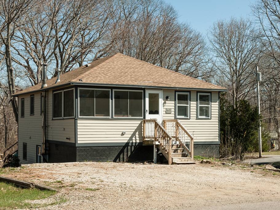 This is the front entrance to the Bayhaven Bungalow.
