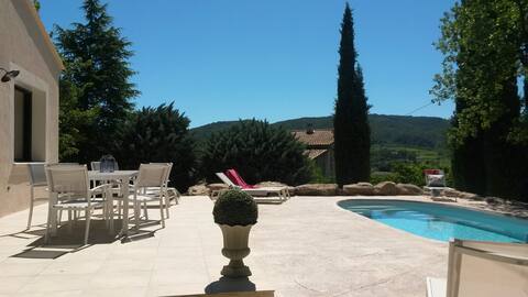 Quiet 4* furnished house with private pool