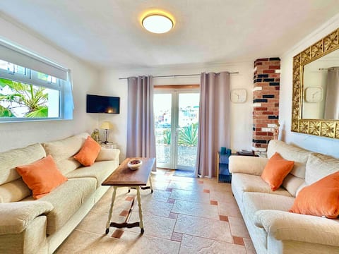 Top Airbnb: Frontline Sea Views - Hot Tub A/C - South Tenerife in Arico