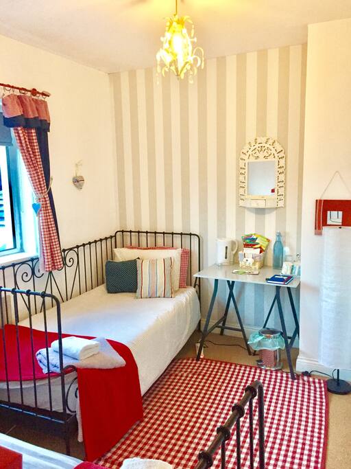 Twin Bedroom with all of the comforts including Tea/Coffee facilities.