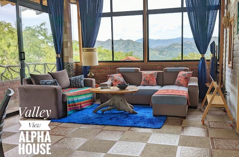 Valley View: Second floor apartment