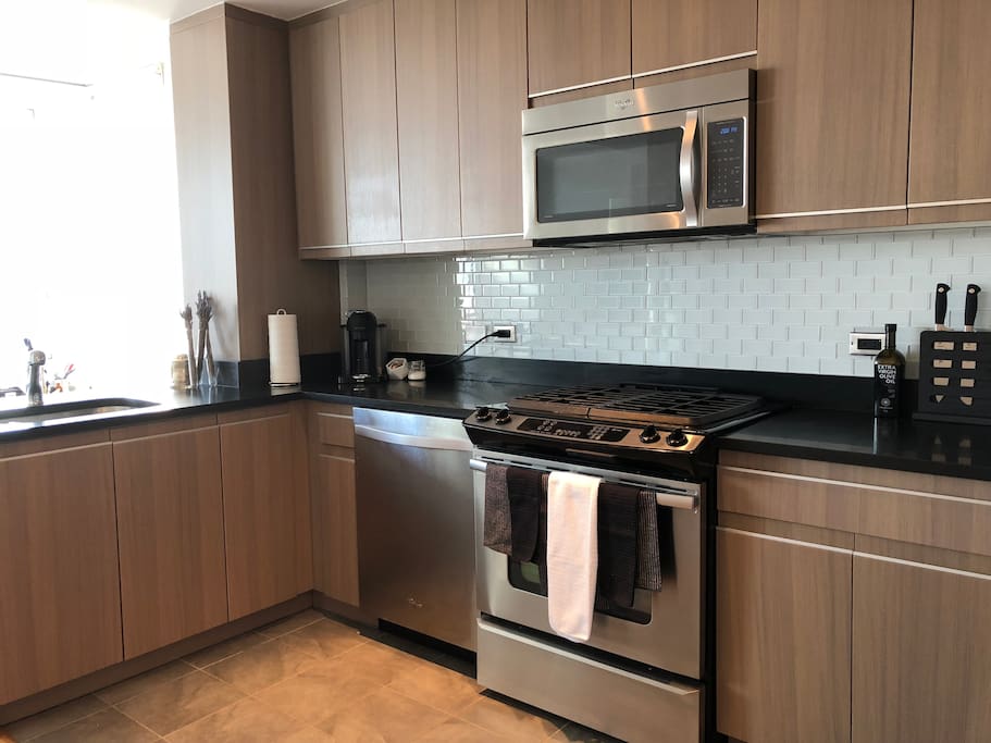 Kitchen - Oven, Microwave, Pots, Pans, Utensils, Etc.