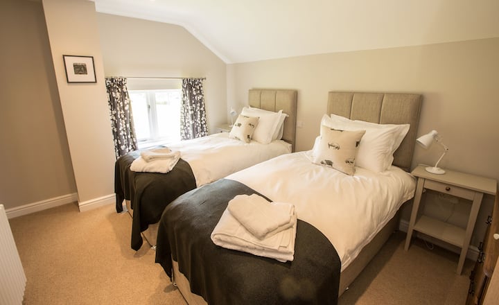 Chumba cha kulala pacha (kinaweza kuwekwa pamoja kwa Mfalme Mkuu)