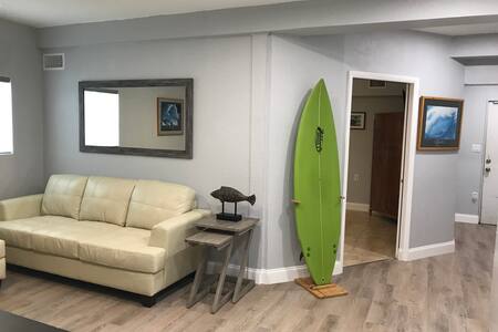 The Hideout on Cottage Row