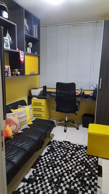 Home officce with sofa bed