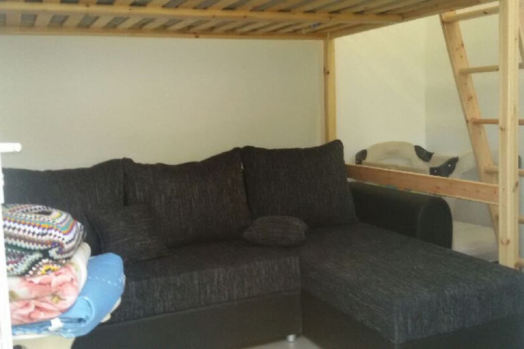 canape lit 2personnes+mezzanine pour 1 ou 2 personnes