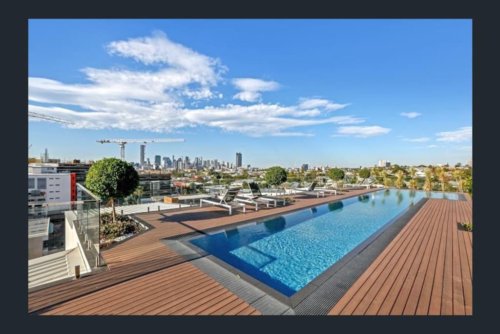 Roof top pool