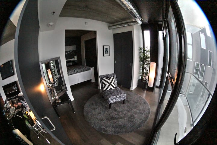 Second bedroom/sitting area without air bed setup