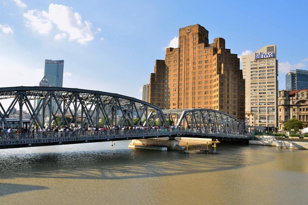 步行五分钟至上海人的外婆桥,外白渡桥
5 Minutes to the Grandma's Bridge of Shanghainese
Waibaidu Bridge