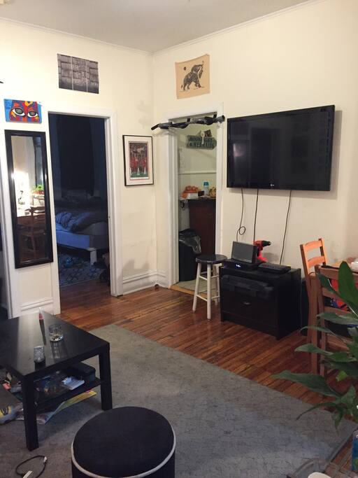 Spacious living room with a beautiful seating area (two couches). Premium cable TV. Top notch wifi.