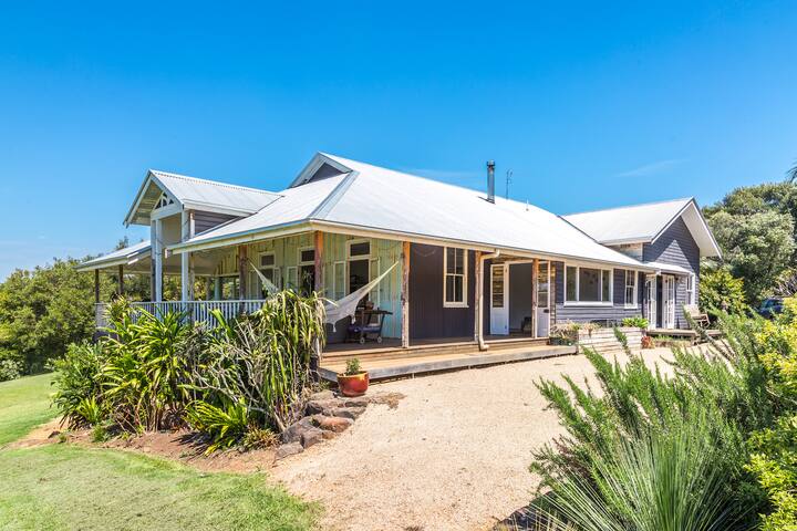Hector’s House in the Byron Bay hills gallery image 5