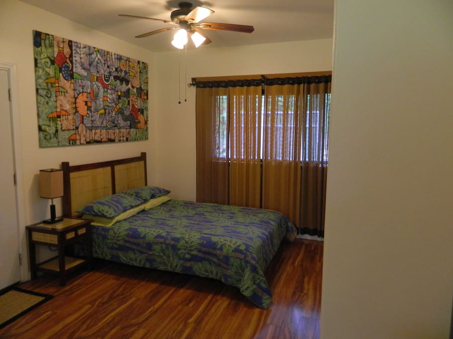 Queen size bed with memory foam mattress