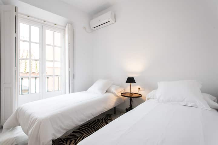 Საძინებელი 2. ექსტერიერი.