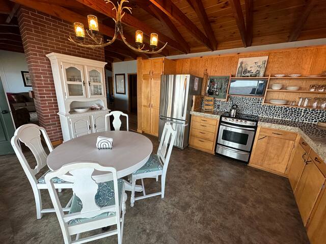 Beach house in Scotchtown gallery image 5