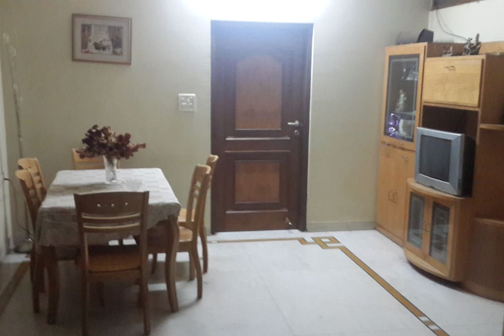 living area with dining