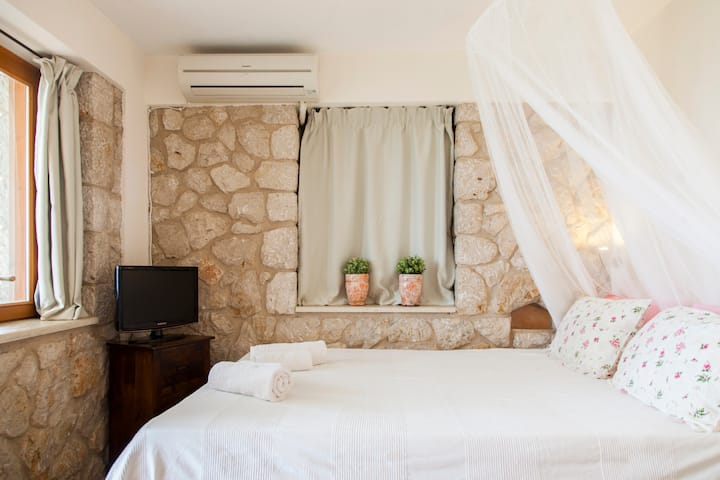 Studio Estia
