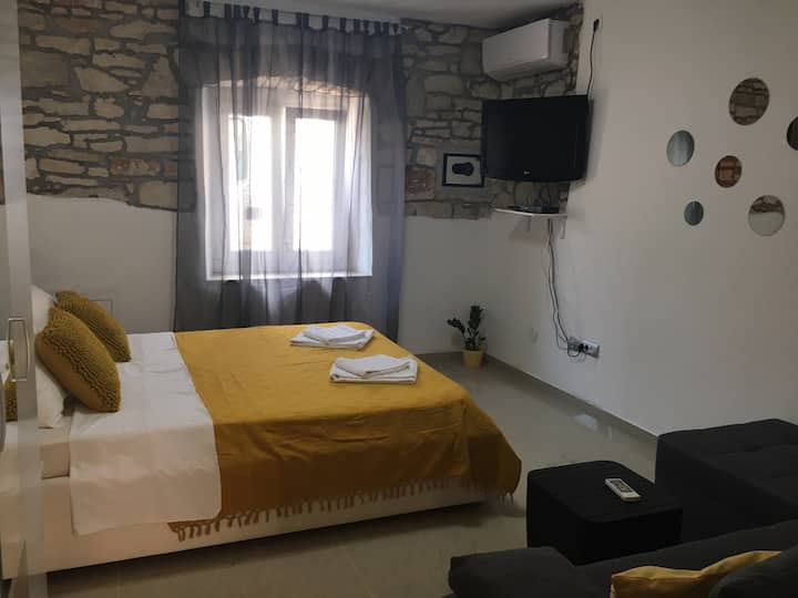 Newly renovated cosy apartment in the center - Apartments for Rent in Pula,  Istarska županija, Croatia